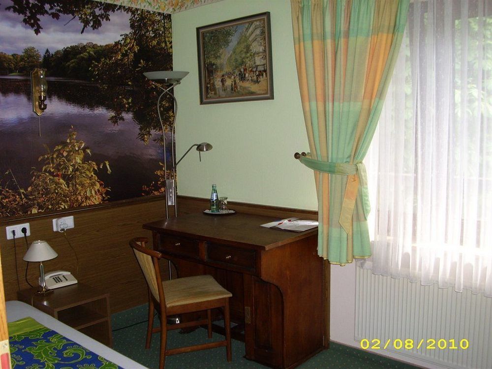 Bed and Breakfast Waldschloesschen Mittenwalde Exterior foto